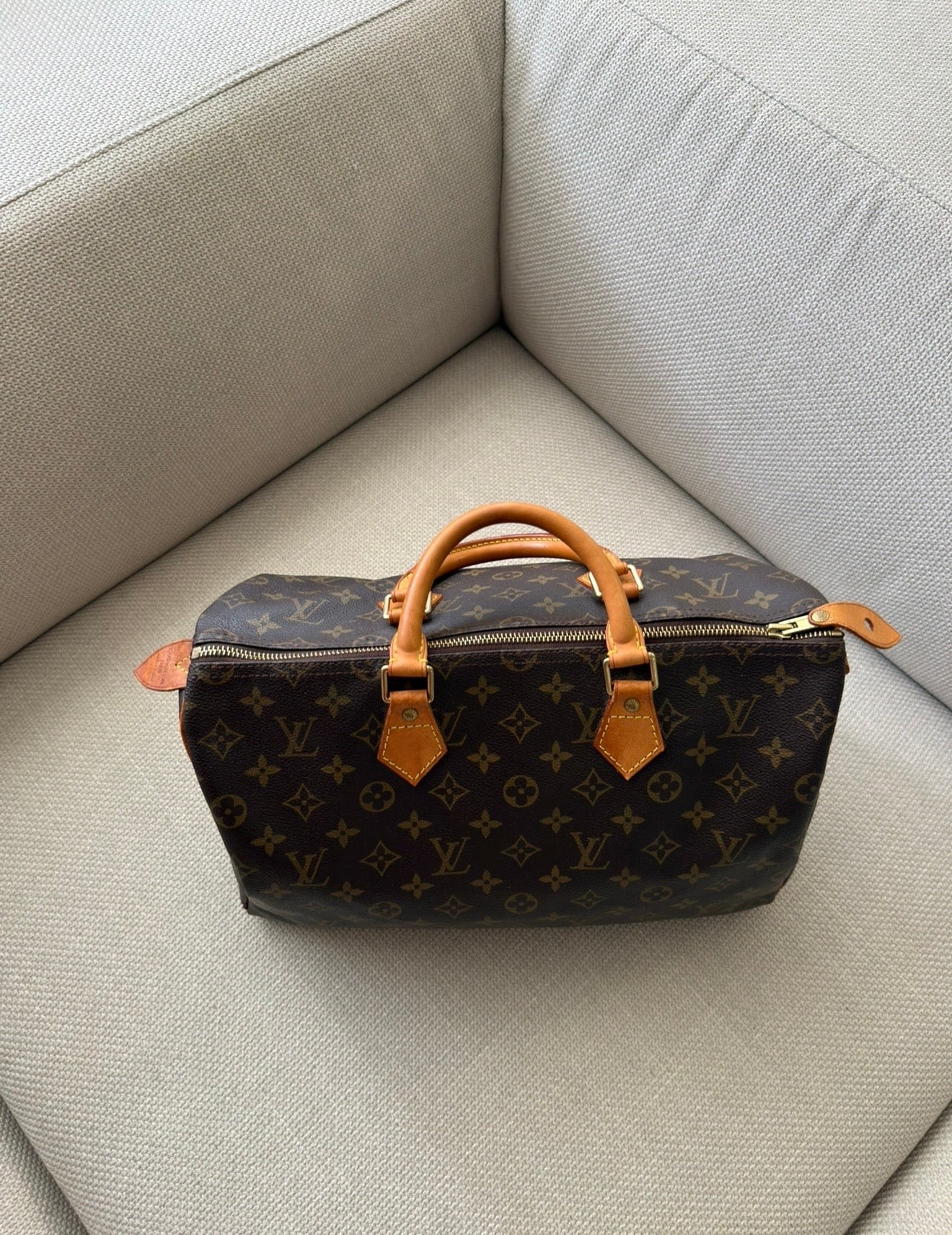Louis Vuitton Monogram Speedy 35