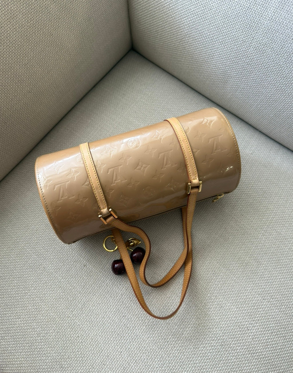 Louis Vuitton Monogram Vernis Papillon Bag – Beige Nude