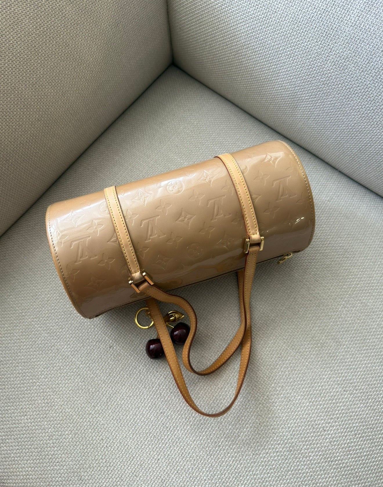 Louis Vuitton Monogram Vernis Papillon Bag – Beige Nude