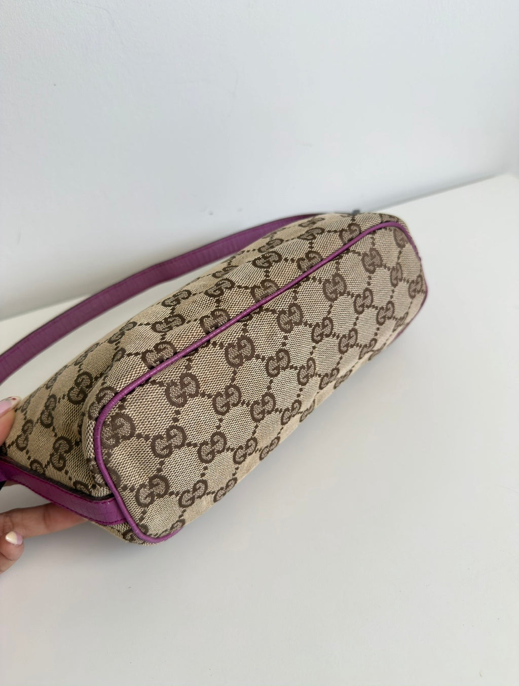 Gucci GG Canvas Boat Bag – Beige x Pink