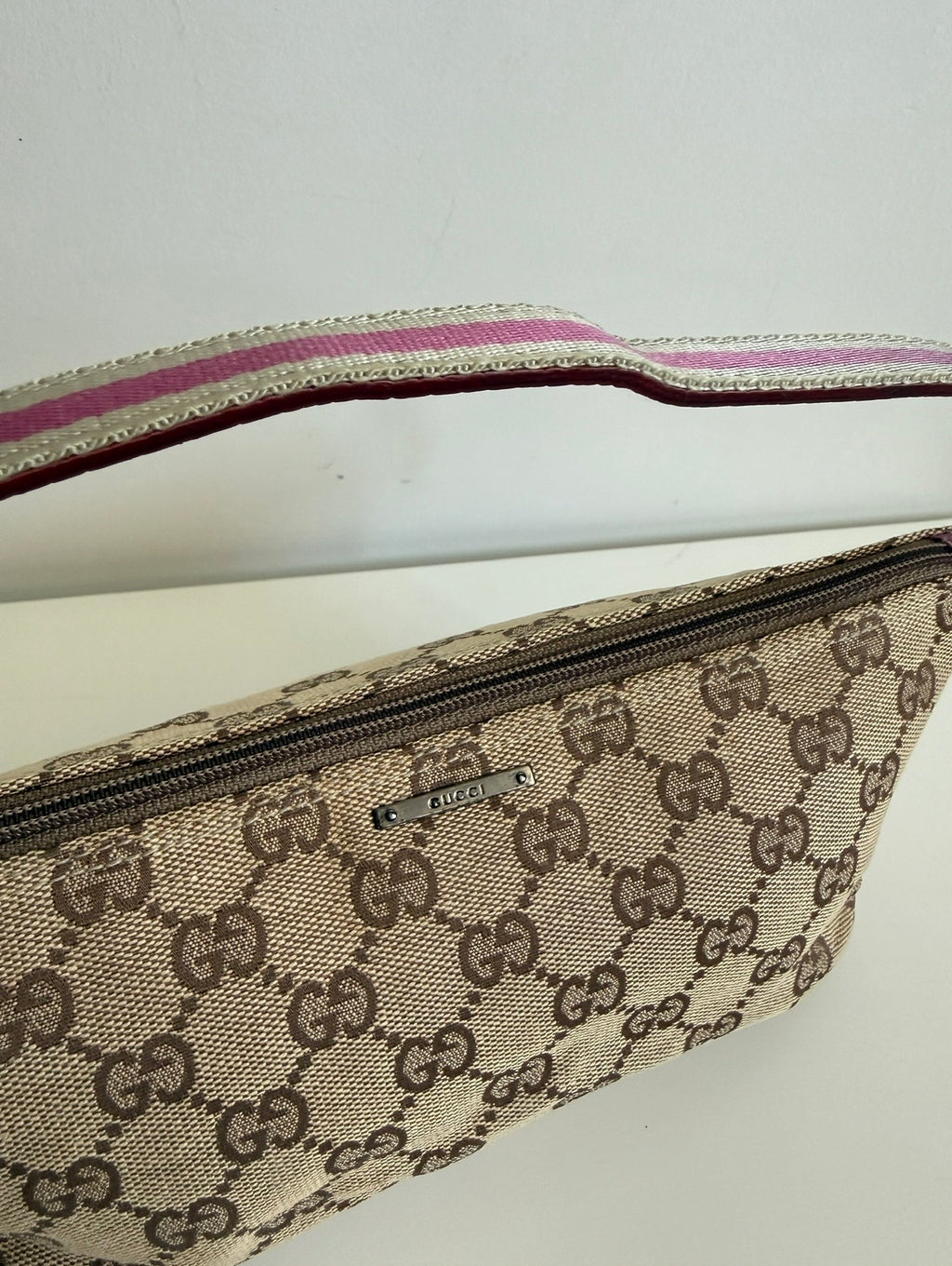 Gucci GG Canvas Boat Bag – Beige x Pink