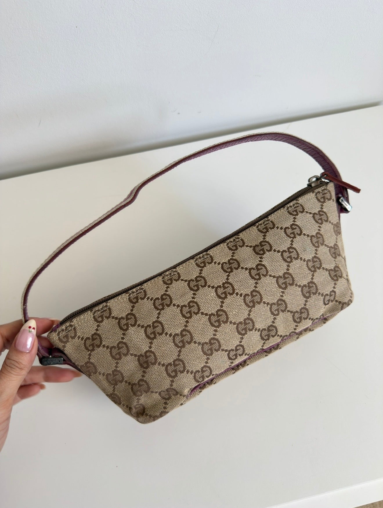 Gucci GG Canvas Boat Bag – Beige x Pink